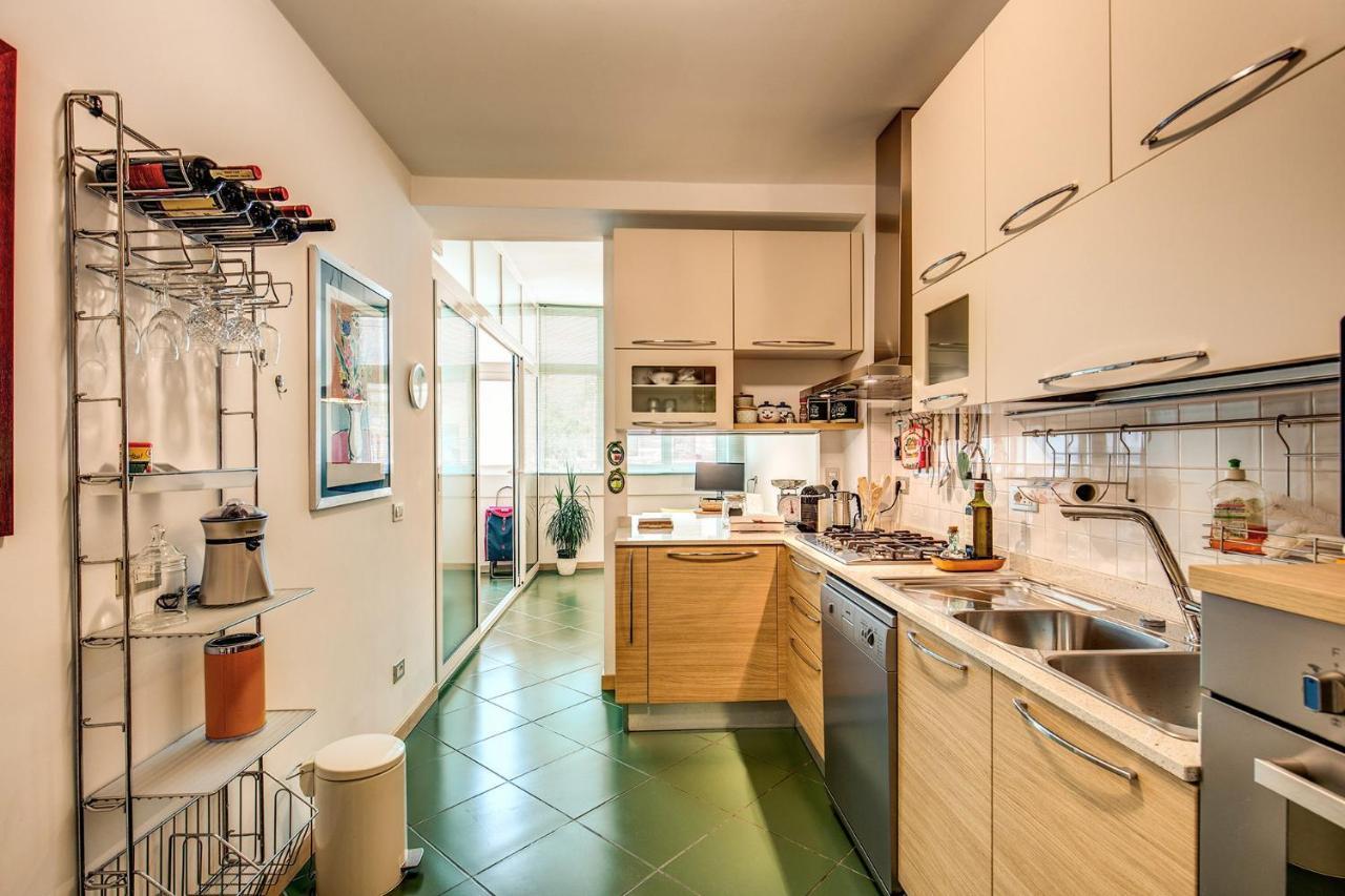 Terrazza Piccolomini: Elegant Apartment Stunning View Over Rome/St Peter'S Dome ภายนอก รูปภาพ