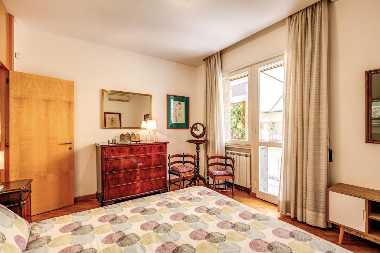 Terrazza Piccolomini: Elegant Apartment Stunning View Over Rome/St Peter'S Dome ภายนอก รูปภาพ
