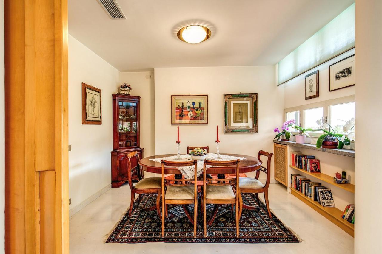 Terrazza Piccolomini: Elegant Apartment Stunning View Over Rome/St Peter'S Dome ภายนอก รูปภาพ