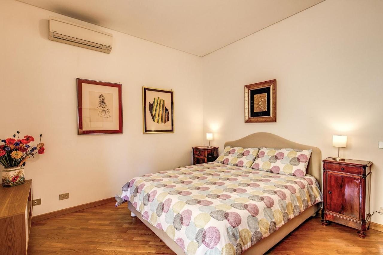 Terrazza Piccolomini: Elegant Apartment Stunning View Over Rome/St Peter'S Dome ภายนอก รูปภาพ