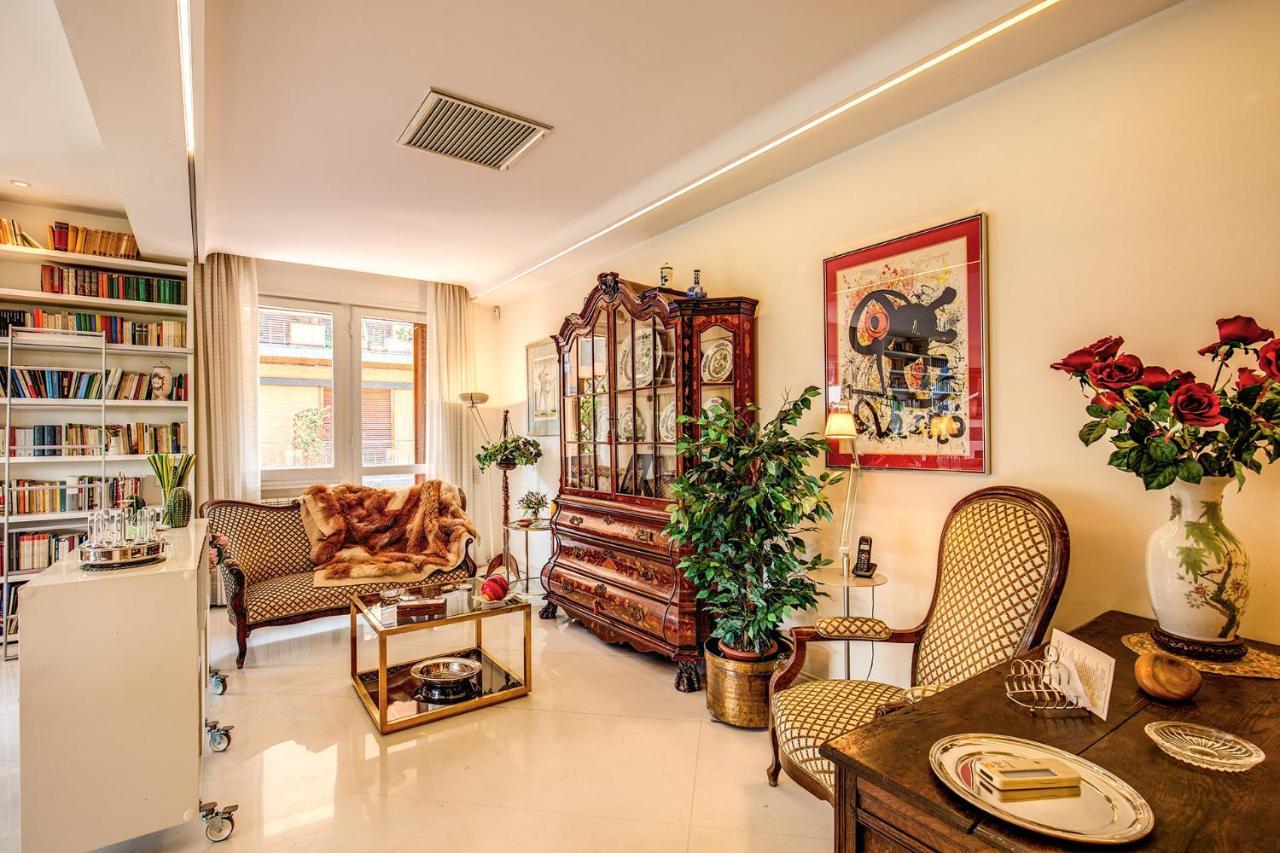 Terrazza Piccolomini: Elegant Apartment Stunning View Over Rome/St Peter'S Dome ภายนอก รูปภาพ