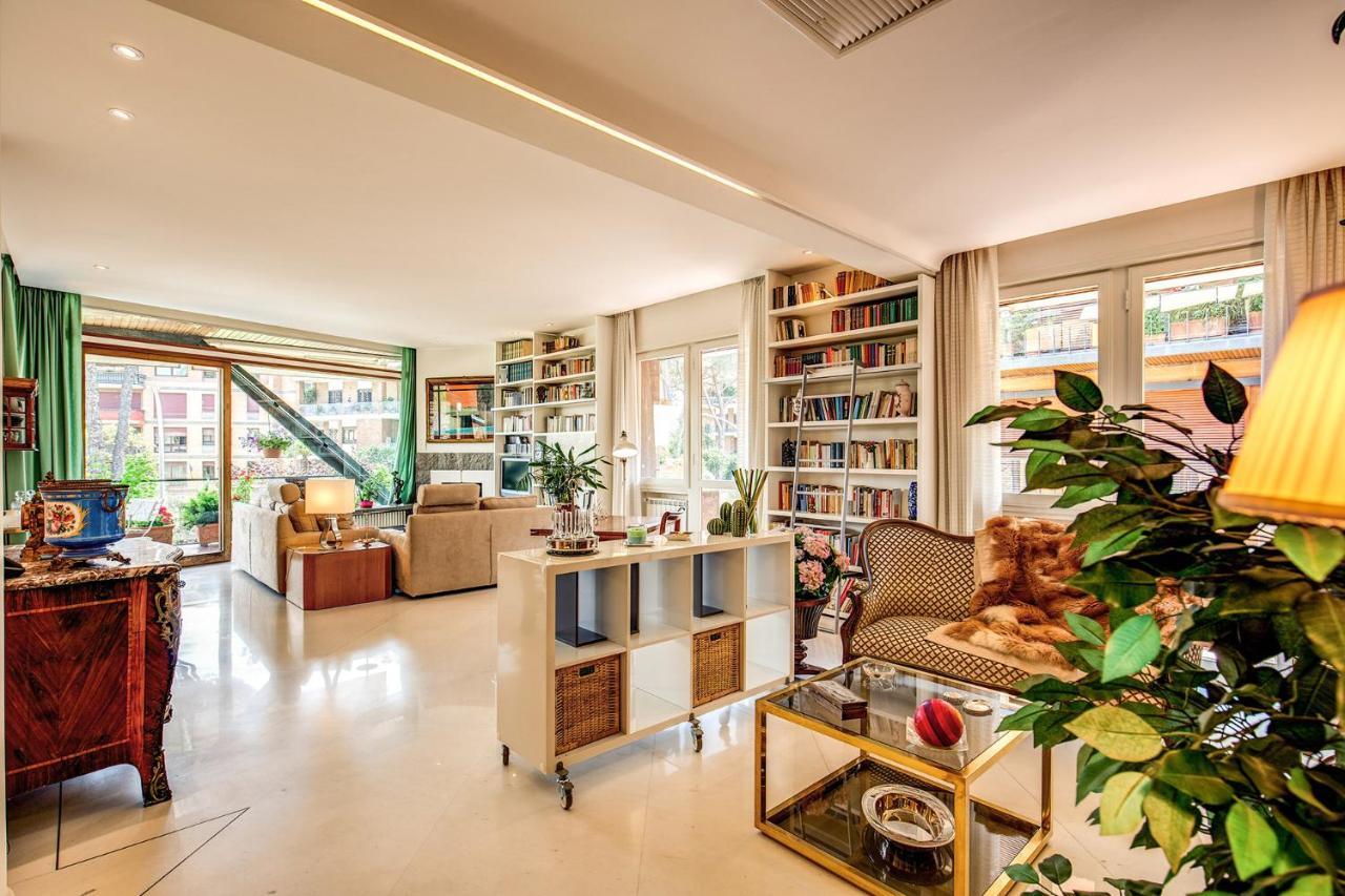 Terrazza Piccolomini: Elegant Apartment Stunning View Over Rome/St Peter'S Dome ภายนอก รูปภาพ