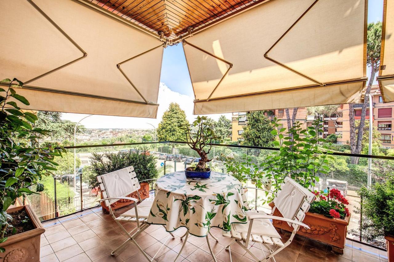 Terrazza Piccolomini: Elegant Apartment Stunning View Over Rome/St Peter'S Dome ภายนอก รูปภาพ