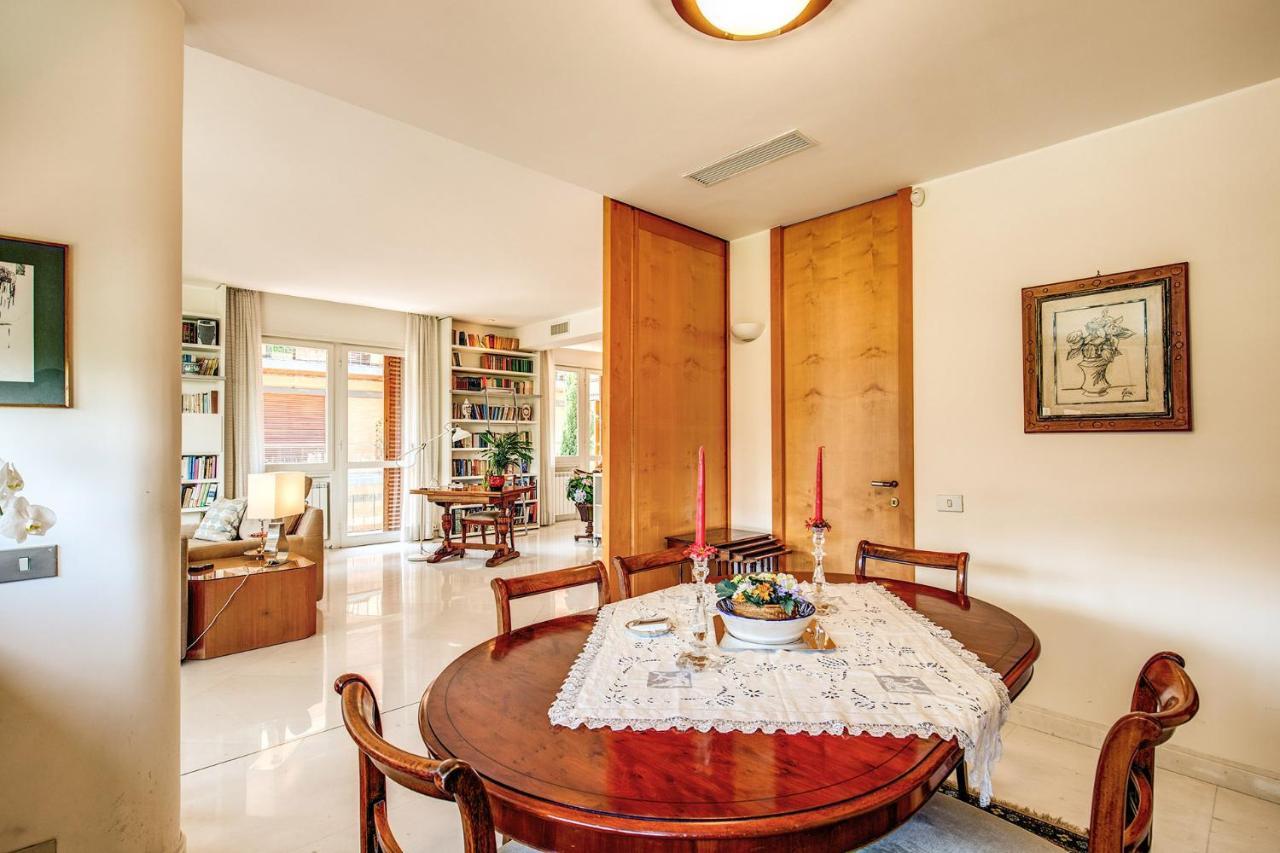 Terrazza Piccolomini: Elegant Apartment Stunning View Over Rome/St Peter'S Dome ภายนอก รูปภาพ