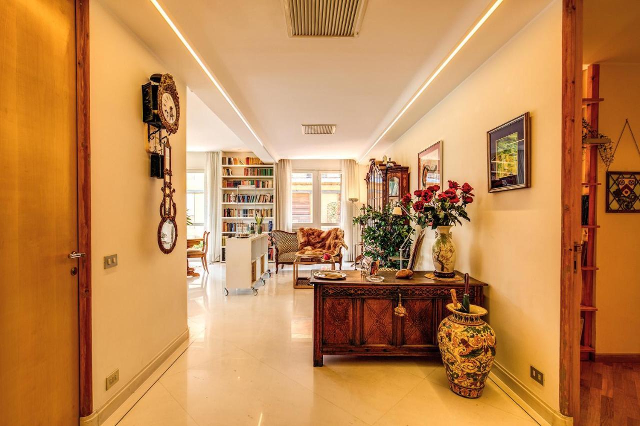 Terrazza Piccolomini: Elegant Apartment Stunning View Over Rome/St Peter'S Dome ภายนอก รูปภาพ