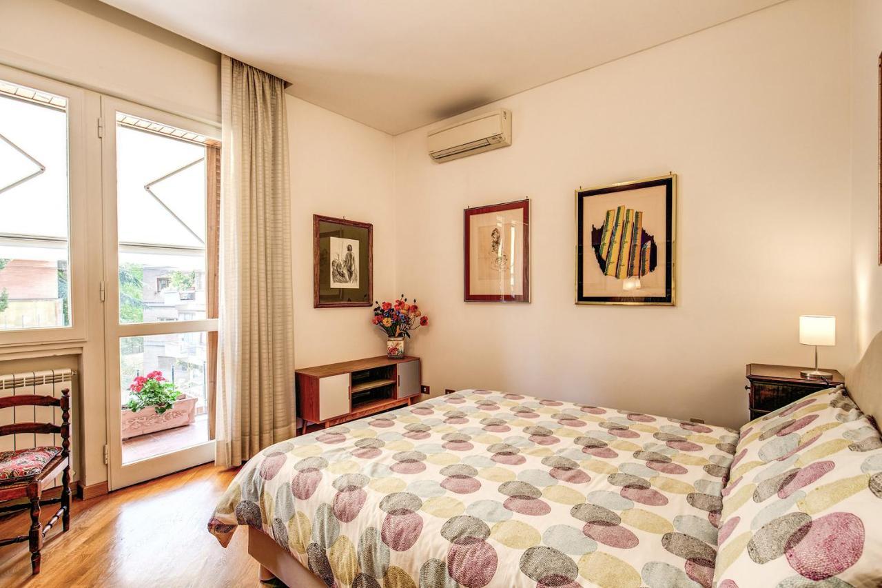 Terrazza Piccolomini: Elegant Apartment Stunning View Over Rome/St Peter'S Dome ภายนอก รูปภาพ